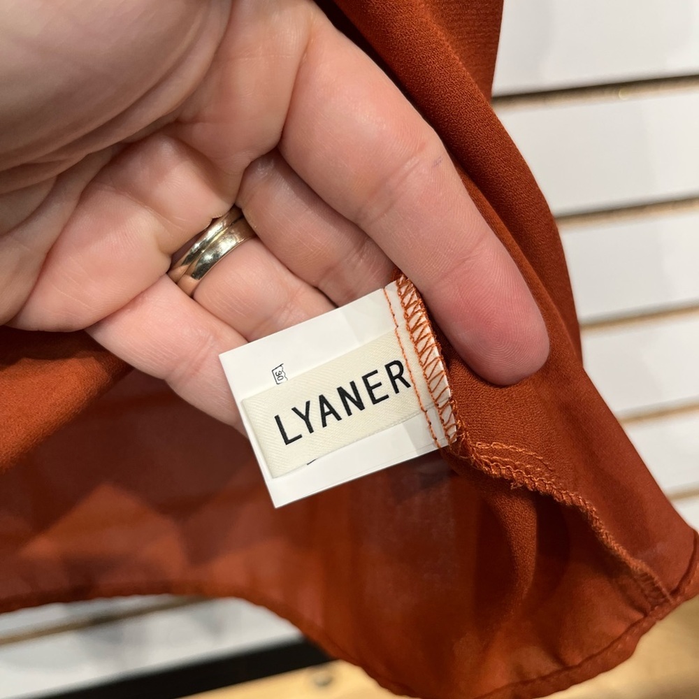 Lyaner blouse size large - Picture 4 of 7